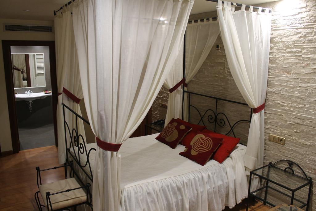 Hotel El Castillo ปอนเฟร์ราดา ภายนอก รูปภาพ