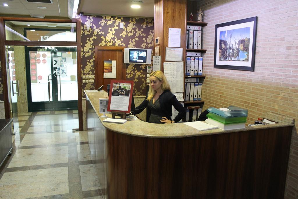 Hotel El Castillo ปอนเฟร์ราดา ภายนอก รูปภาพ